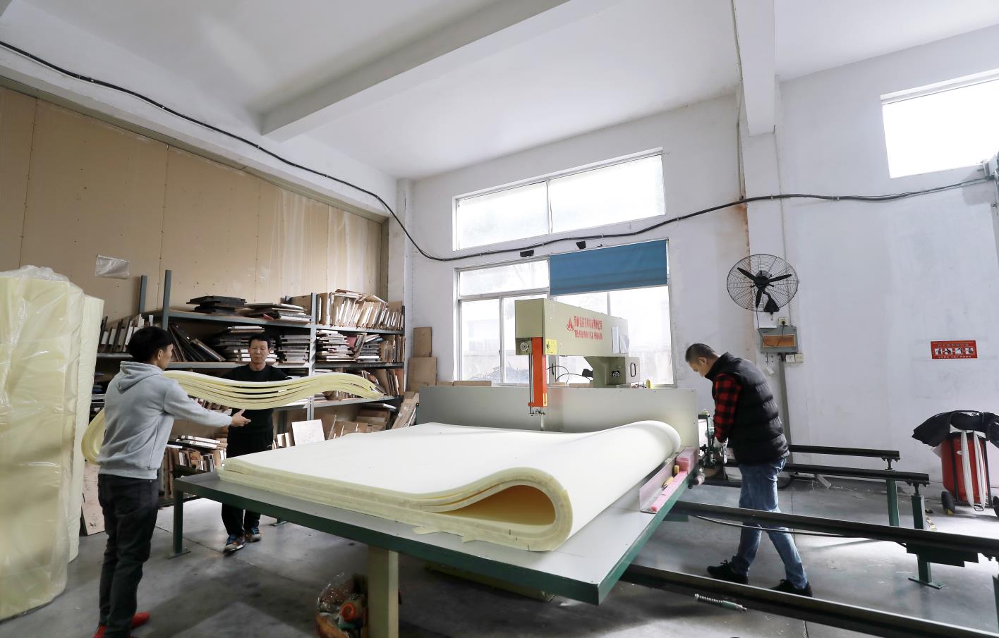 海綿內(nèi)襯的切割工藝是什么樣的？