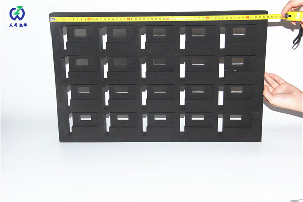 EVA內(nèi)襯和海綿是一樣的嗎？