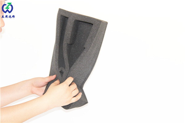 小知識：海綿為什么會吸水？