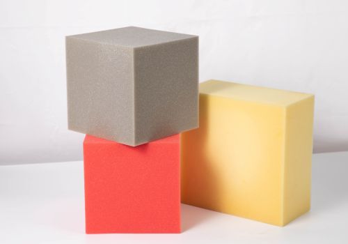 PU 海綿內襯與 EVA 泡綿內襯：差異對比與場景適配